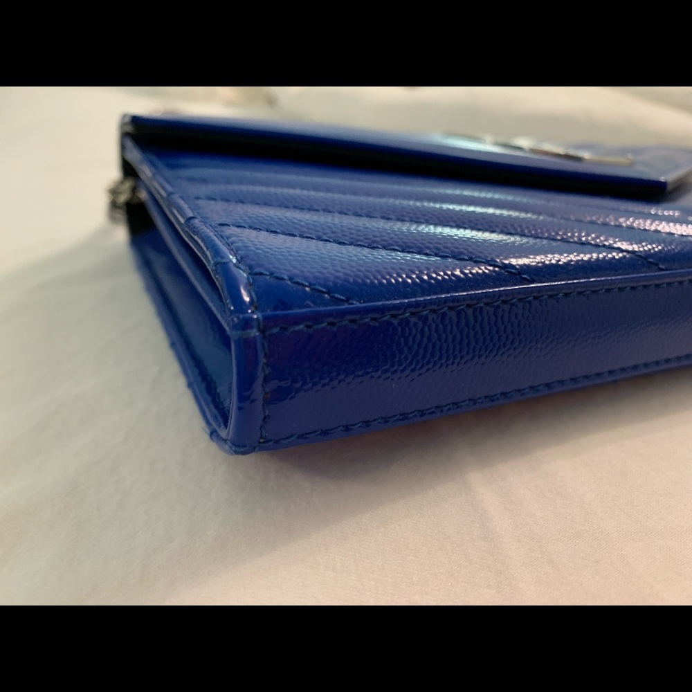 YSL Saint Laurent Patent Electric Blue Matelasse Wallet on Chain - Picture 4 of 11